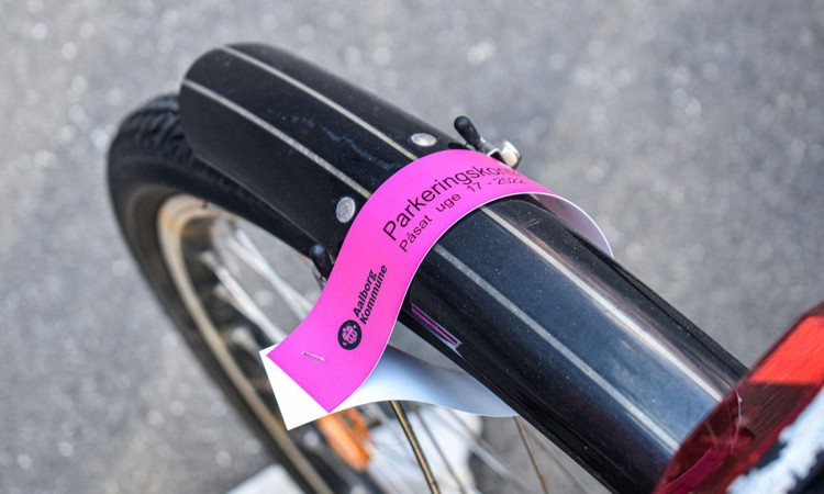 Eksempel på afmærkning med cykellabel