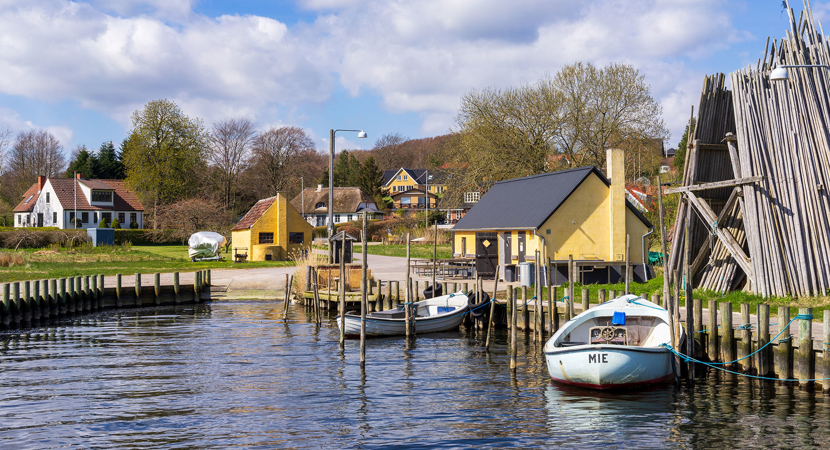 Foto af havnen i Stinesminde